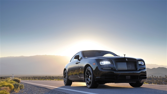 Black Rolls-Royce Wraith on a Desert Road 4K
