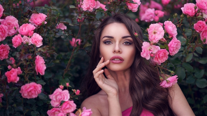 Woman with pink roses 4K