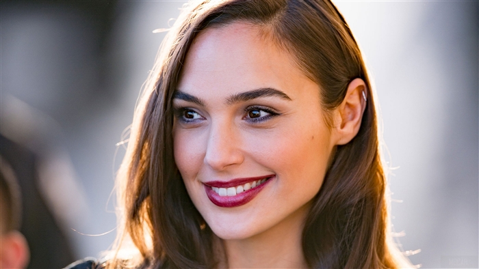 Gal Gadot Smiling Close-Up Portrait 4K