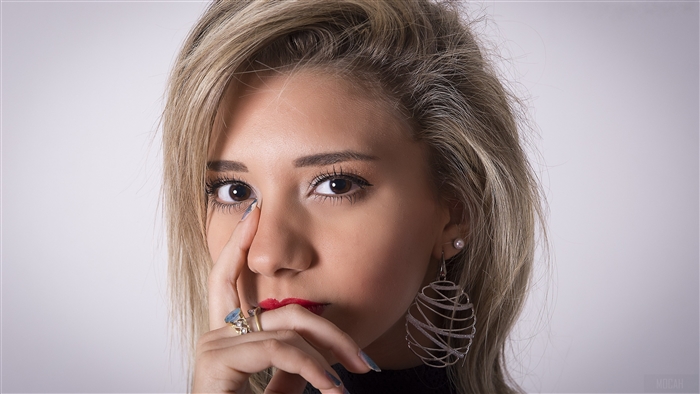 Blonde Woman with Earrings in 4K