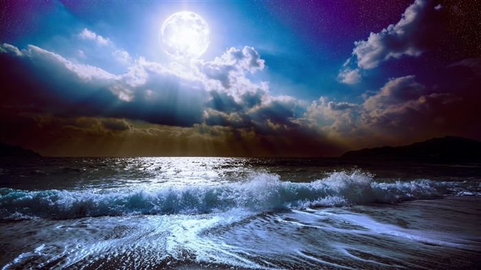 Full Moon Over Ocean Waves 4K