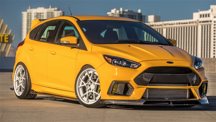 Yellow Ford Focus RS 4K