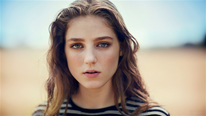 Singer Birdy 4K