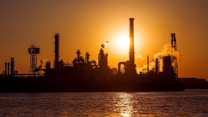 Industrial factory at sunset in Yokohama, Kanagawa Prefecture 4K