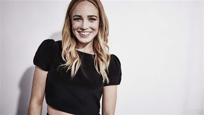 Caity Lotz smiling 4K