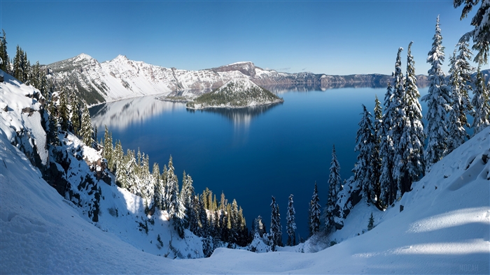 Crater Lake in Oregon during Winter 4K