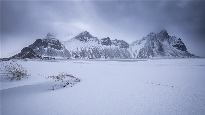 Snowy Mountains in Iceland 4K