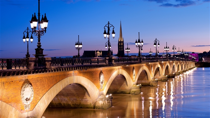 Pont de Pierre bridge at dusk, Bordeaux