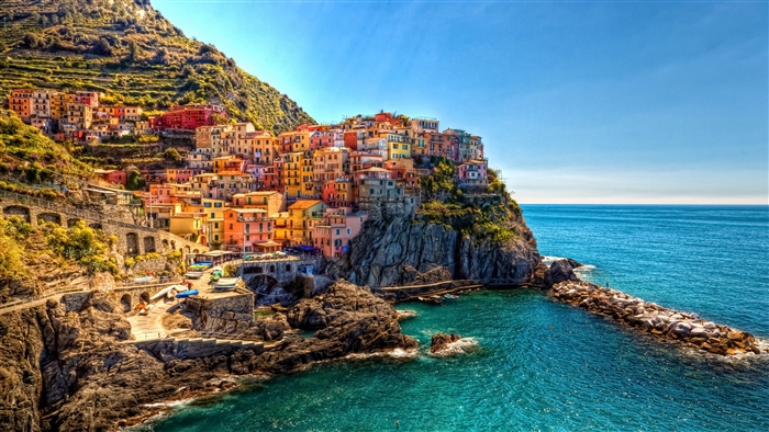 Manarola village in Cinque Terre, Italy 4K