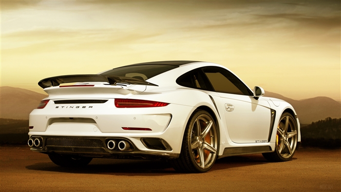 White Porsche 911 Stinger Turbo 4K