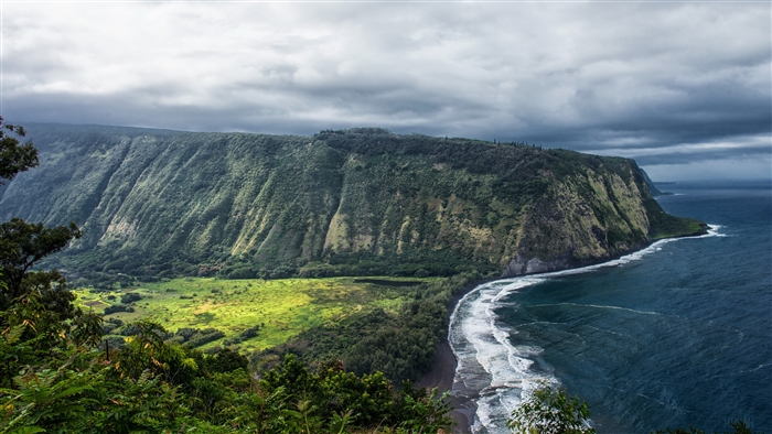 Hawaii Cliff Coastline with Ocean and Green Valley 4K