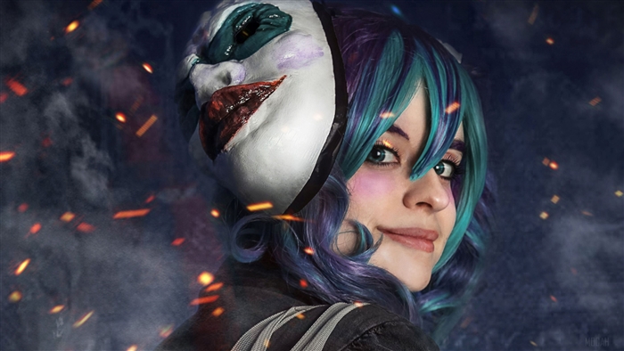 Model wearing Payday 2 mask and costume, 4K