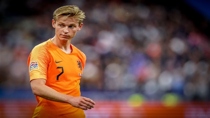 Frenkie De Jong in Orange Jersey 4K