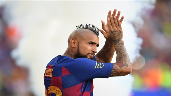Arturo Vidal clapping in Barcelona kit 4K
