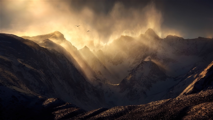 Sierra Nevada Mountain Range Sun Rays 4K