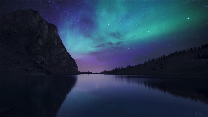 Lake Reflection Under Northern Lights 4K