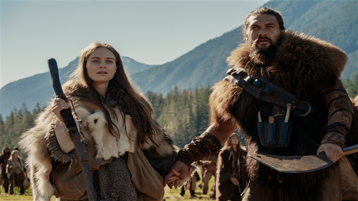 Jason Momoa and Sylvia Hoeks in See 4K