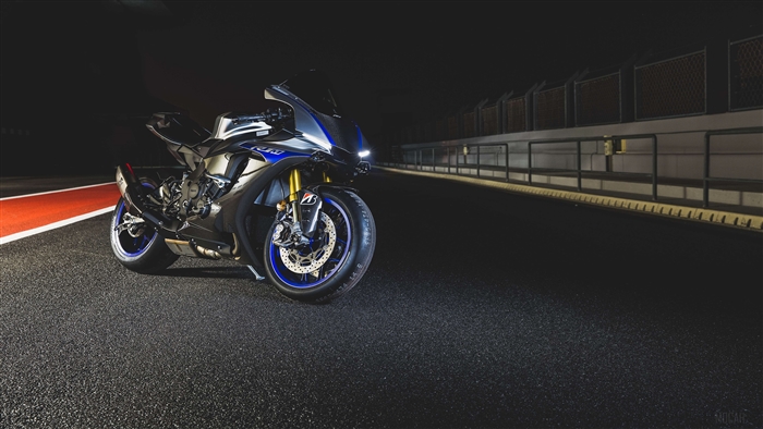 Yamaha R1 4K Motorcycle