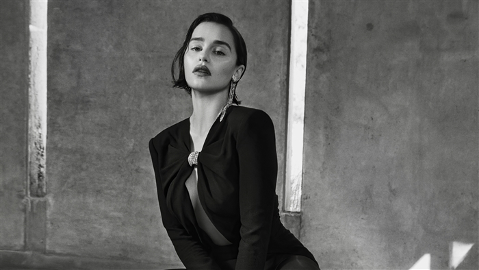 Emilia Clarke in Black Dress 2020 4k