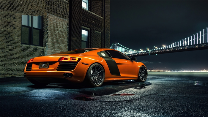 Orange Audi R8