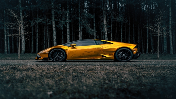 Lamborghini Huracan side view 4K
