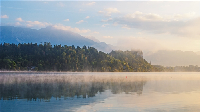 Misty Lake and Mountains in Autumn Morning 4K