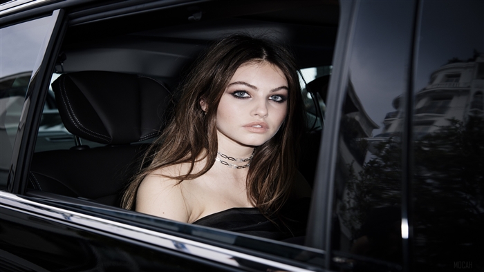 Thylane Blondeau in car 4K