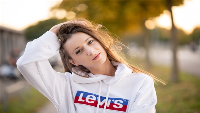 Girl in Levi's Hoodie Outdoors 4K