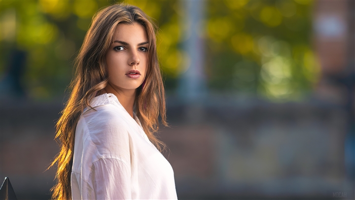 Girl in white shirt 4K