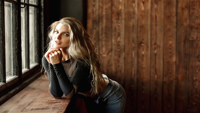 Blonde Girl with Long Hair 4K