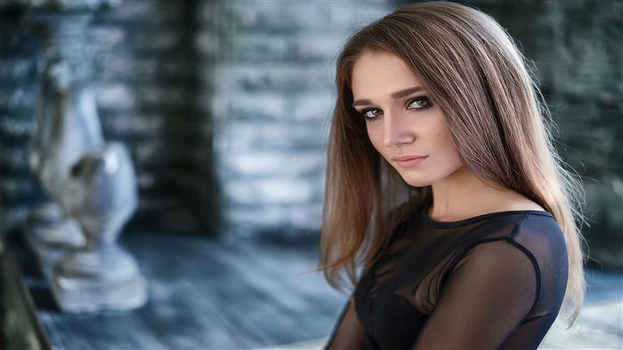 Girl in black clothing 4K