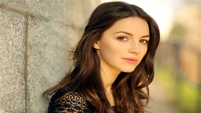 Ella Hunt 4K