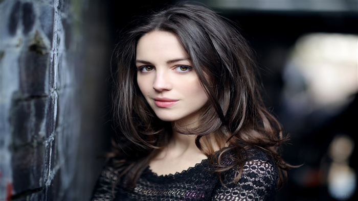 Ella Hunt 4K