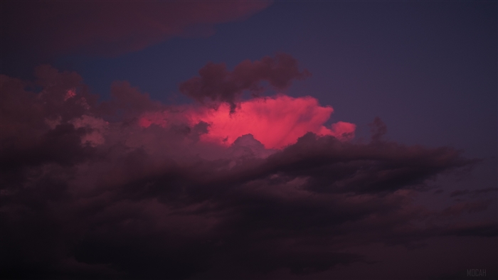 Red Clouds at Sunset 4K