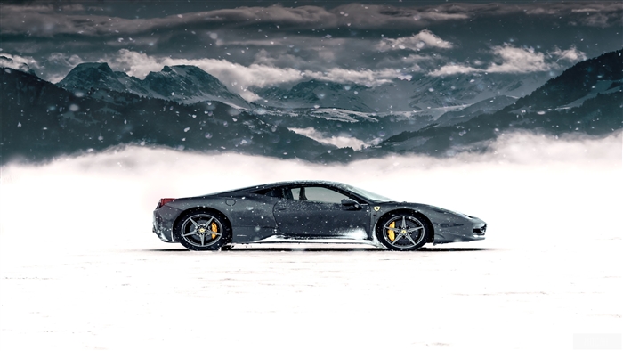 Ferrari 458 Italia in Snow