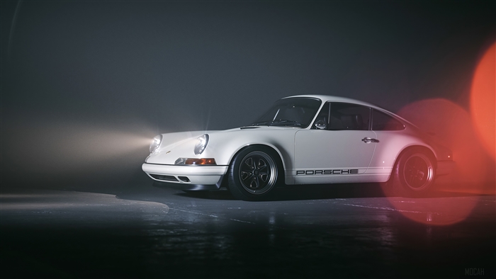 White Porsche 911 4K