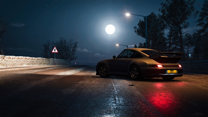 Porsche 911 at Night 4K