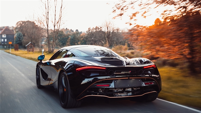 Manhart McLaren 720S