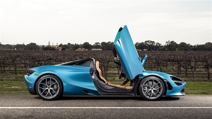McLaren 720S Spider 2019 with Doors Up