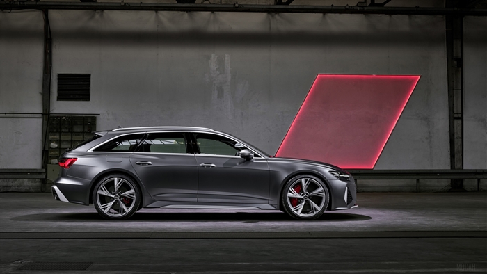 Audi RS 6 Avant Side View
