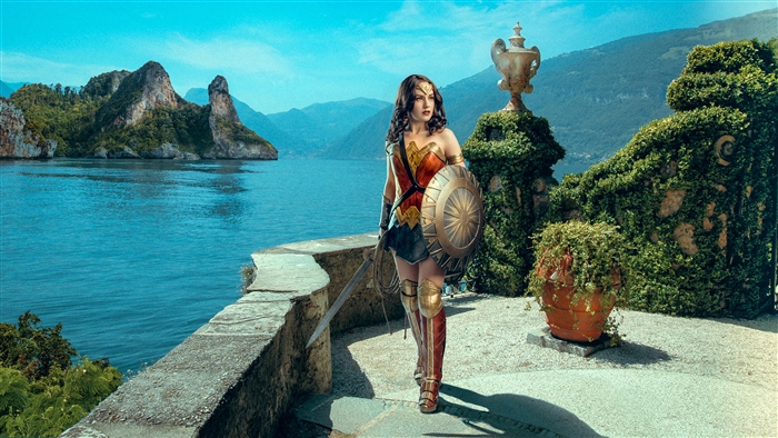 Wonder Woman Cosplay 4K