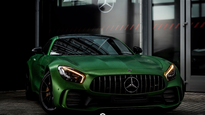 Green Mercedes AMG GT R 2019 4K