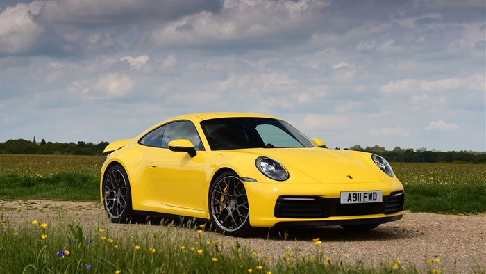 Yellow 2019 Porsche 911 Carrera 4S 4K