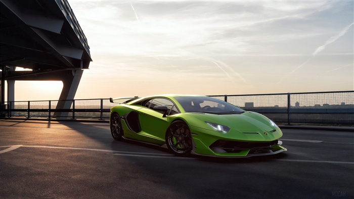 Green Lamborghini Aventador SVJ 4K