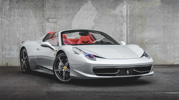 Silver Ferrari 458 Italia Convertible 4K