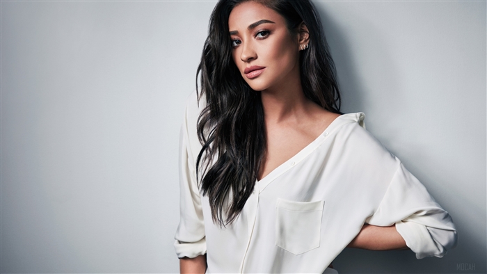 Shay Mitchell 4K