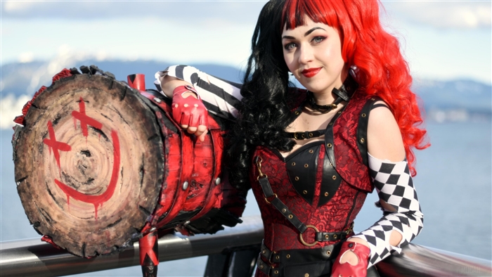 Steampunk Harley Quinn with Hammer 4K