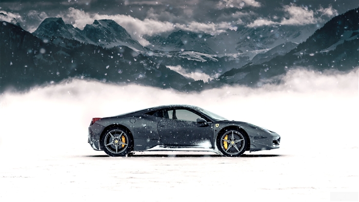 Ferrari 458 Italia in Snow 4K