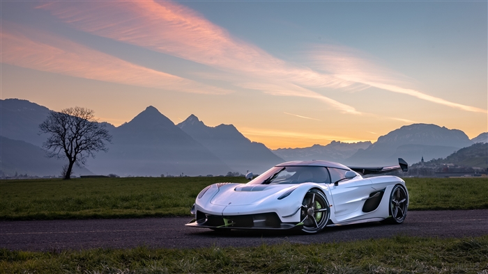 White Koenigsegg Jesko 4K