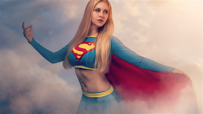 Supergirl Cosplay 4K